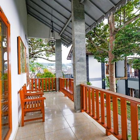 Guest House Gethsemane Salatiga Eksteriør billede