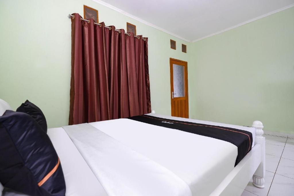 Guest House Gethsemane Salatiga Eksteriør billede