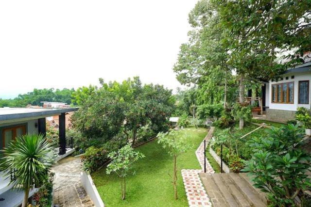 Guest House Gethsemane Salatiga Eksteriør billede