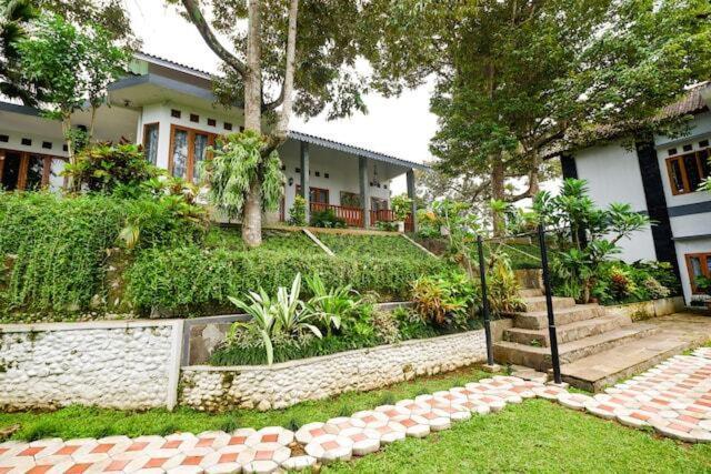 Guest House Gethsemane Salatiga Eksteriør billede